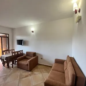 Kamberi & 2 , Velipojë Albanien